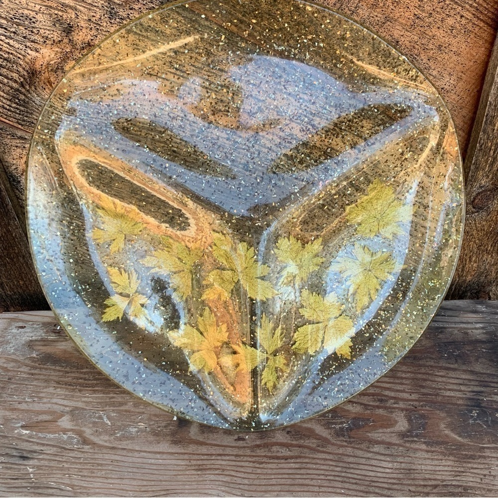Vintage MCM 1960 Gold Glitter Leaves Lucite Acrylic Divided Platter 14 6/8”